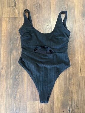 Wolf & Whistle Black Ribbed One-Piece Swimsuit with Front Cutout